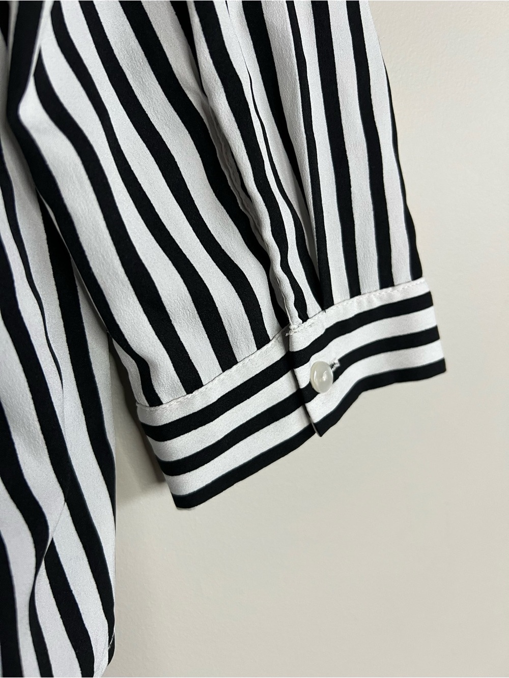 Vero Moda Black White Striped Wrap Blouse 3/4 Sleeve Surplice Women size medium - Picture 8 of 9